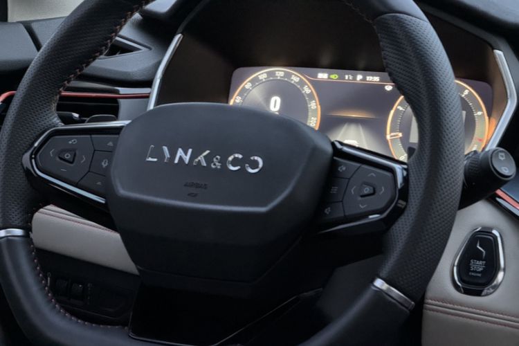 Used Lynk & Co 06 2021 1.5T Shero Pink Special Edition