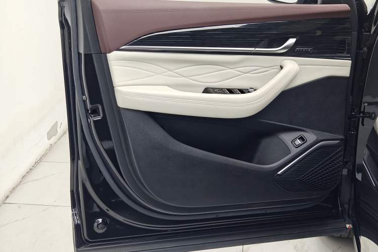 Used Geely Auto Monjaro L 2024 2.0TD High-Power Automatic Two-Wheel Drive Yunqi Version
