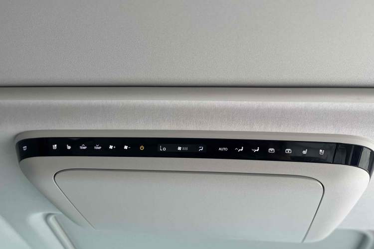 Used Buick GL8 New Energy 2024 Lu Zun Luxury Edition 7-Seater
