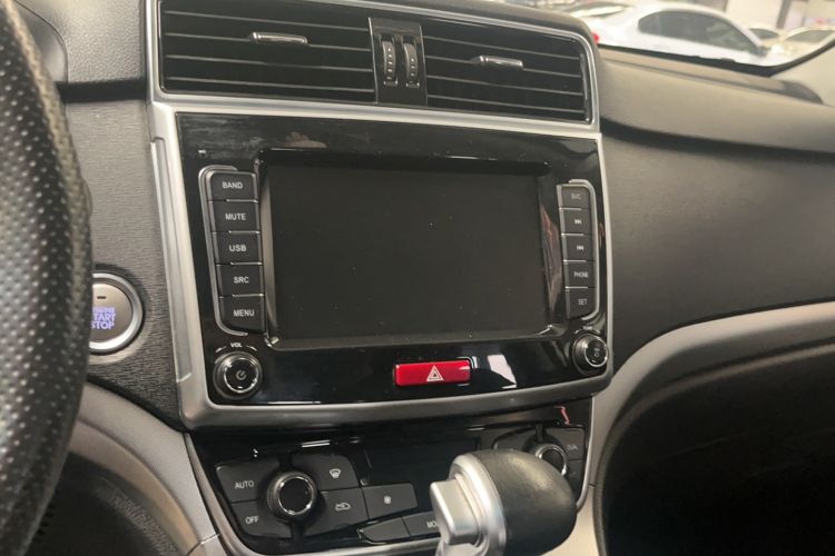 Used Haval M6 2019 1.5T DCT Two-Wheel Drive Value Edition China VI Standard
