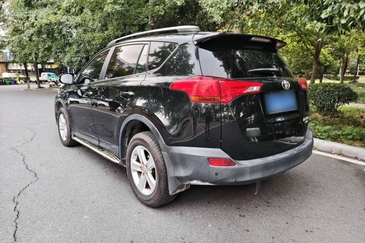 Used Toyota RAV4 2013 2.0L CVT Four-Wheel Drive Fashion Edition