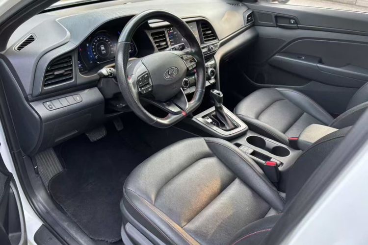 Used Hyundai Elantra 2019 1.4T Dual-Clutch Xuan Dong · Dynamic Model