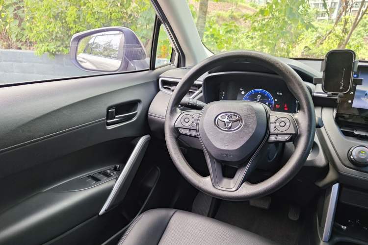 Used Toyota Corolla Cross 2023 2.0L Pioneer Edition
