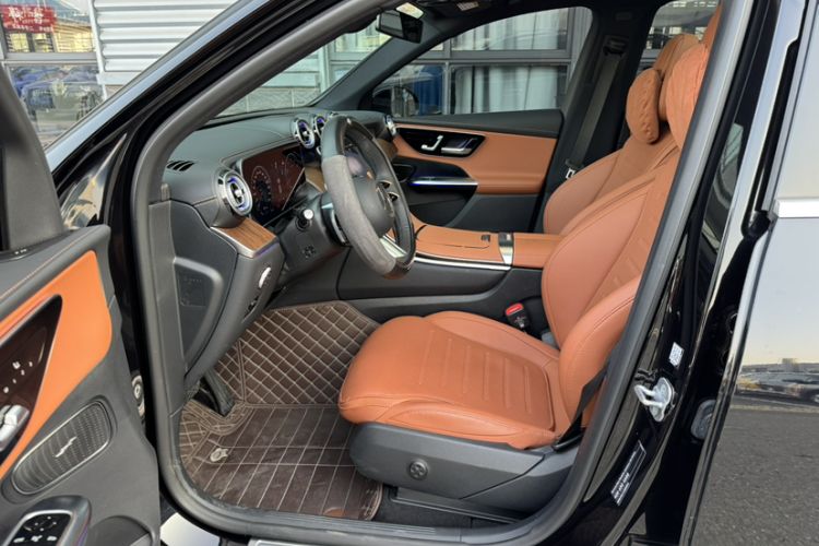 Used Mercedes-Benz GLC 2025 GLC 300 L 4MATIC Dynamic Model 5 Seats