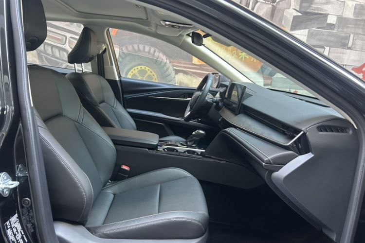 Used Toyota Camry 2024 Dual-Motor 2.0 HGVP Luxury Edition
