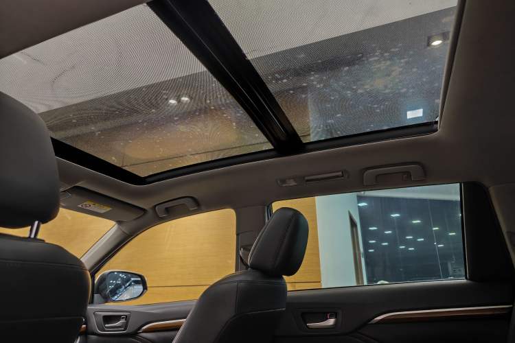 Used Toyota Highlander 2018 2.0T Four-Wheel Drive Luxury Version 7 Seats China VI Standard
