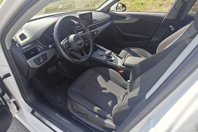 Used Audi A4L 2018 30th Anniversary Edition 40 TFSI Trendy Model
