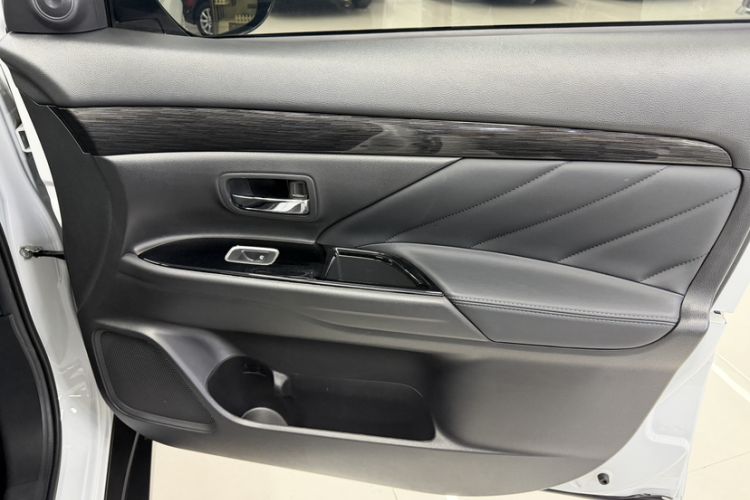 Used Mitsubishi Outlander 2020 2.0L Two-Wheel Drive Enjoyment Version 5 Seats
