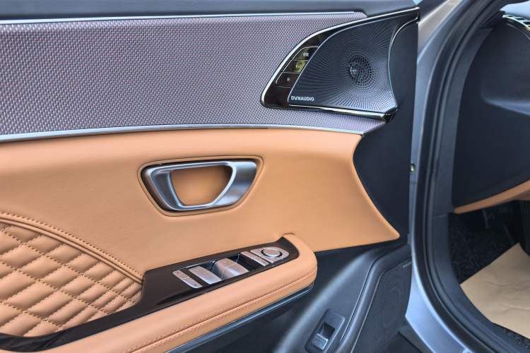 Used BYD Han 2022 DM-i 242km Flagship Model
