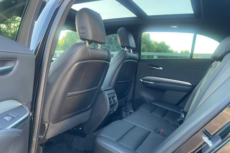 Used Cadillac XT4 2021 28T Two-Wheel Drive Luxury Version
