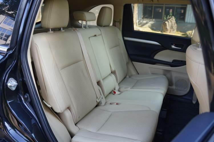 Used Toyota Highlander 2018 2.0T Four-Wheel Drive Prestige Version 7 Seats China VI Standard
