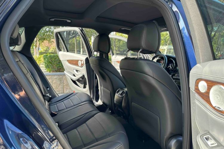 Used Mercedes-Benz GLC 2017 GLC 260 4MATIC Luxury Model
