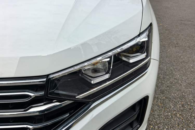 Used Volkswagen Tayron 2022 330TSI Two-Wheel Drive Luxury Smart Connectivity Version
