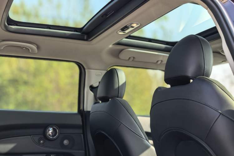 Used  Clubman 2016 Updated 1.5T COOPER Geek Edition
