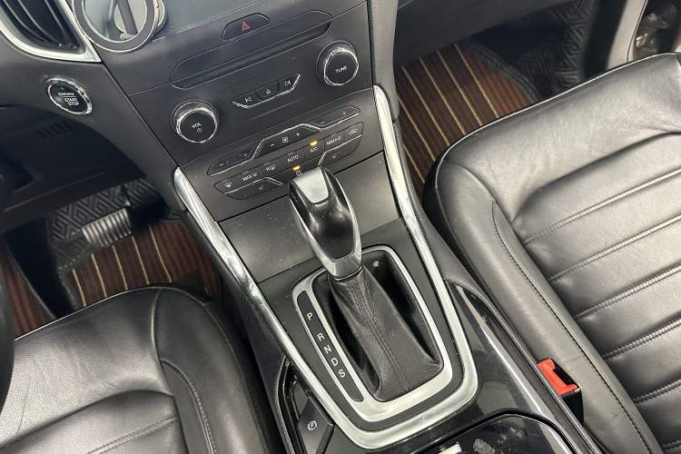 Used Ford Edge 2016 EcoBoost 245 Two-Wheel-Drive Titanium 7-Seater