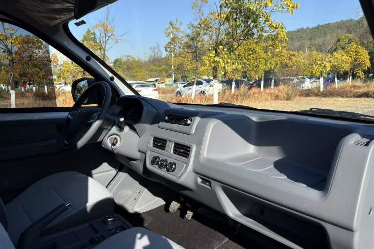 Used Wuling Yangguang 
