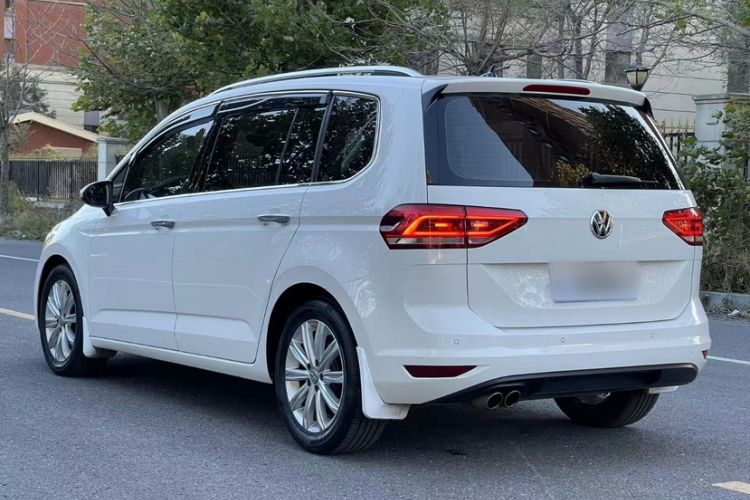 Used Volkswagen Touran 2018 Volkswagen Touran L 280TSI DSG Comfort Edition 7-seater
