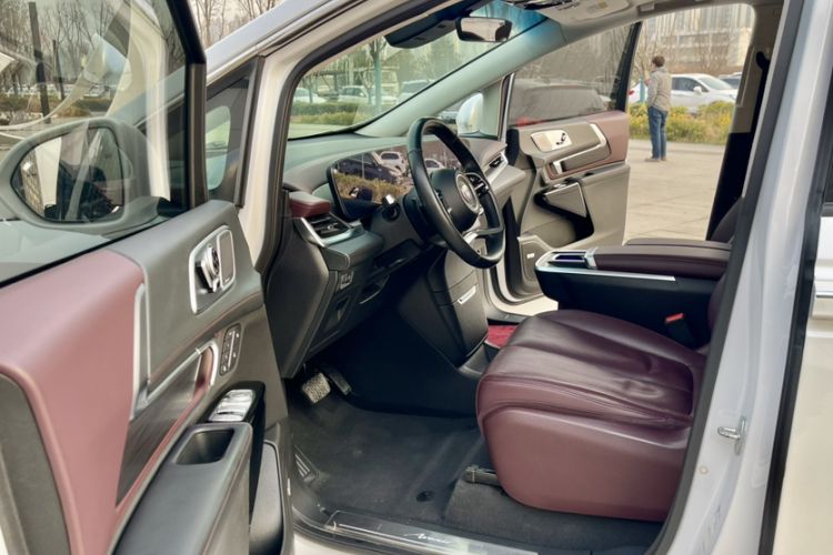 Used Buick Century 2023 2.0T Six-Seater Yinshi Edition
