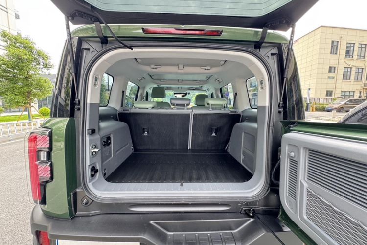 Used Beijing Auto BJ40 2024 2.0D All-New Blade Hero Crosser
