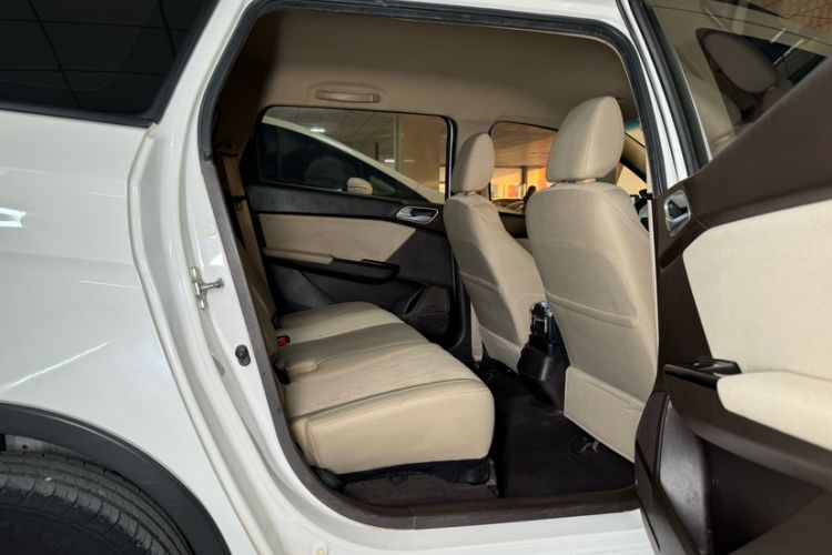 Used Baojun 310W 2017 1.5L Manual Comfort Model China V Standard