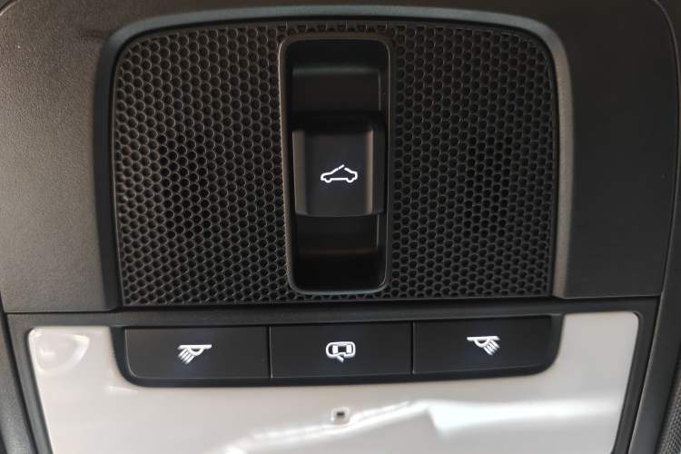 Used MG 5 2022 180 DVVT CVT Youth Luxury Edition
