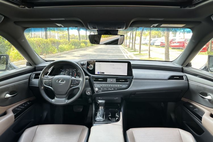 Used Lexus ES 2022 200 Excellence Edition
