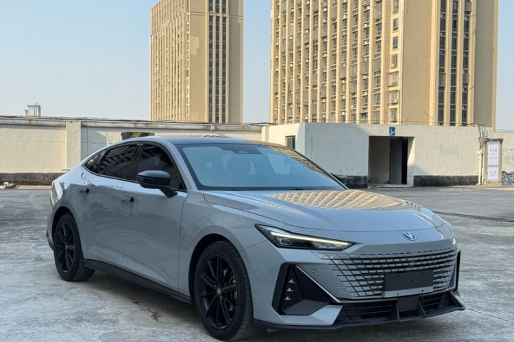 Used Changan UNI-V 2022 1.5T Smart Navigation Version