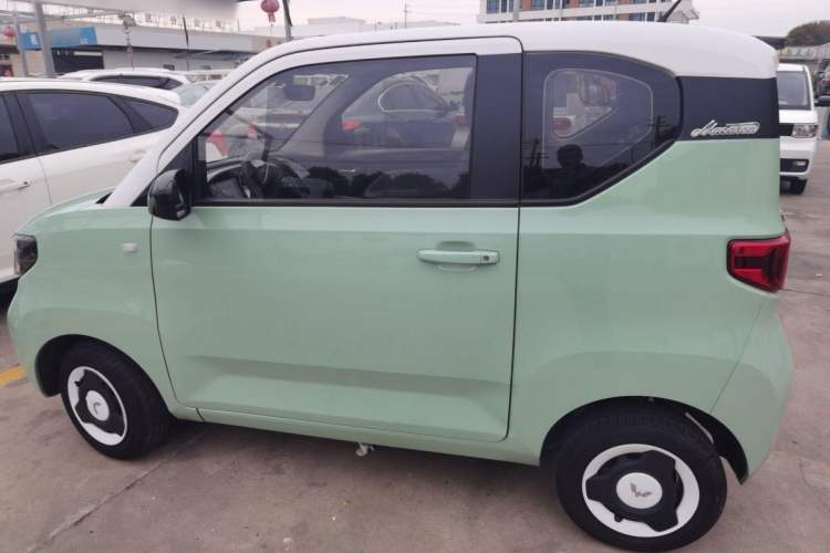 Used Wuling Hongguang MINIEV 2021 Macaron Fashion Model Lithium Iron Phosphate
