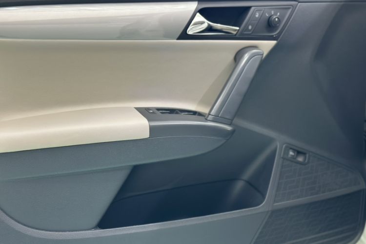 Used Volkswagen Lavida 2017 1.6L Automatic Comfort Edition
