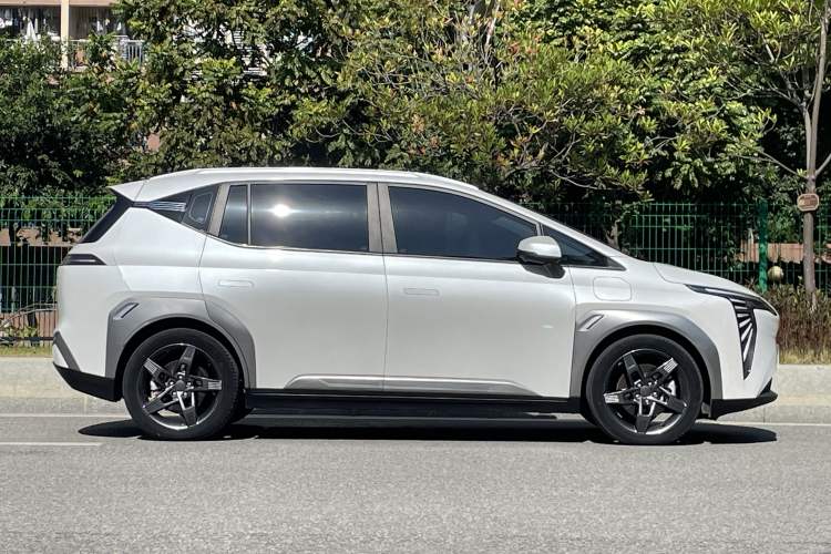 Used AION Y 2022 Plus 70 Tech Edition
