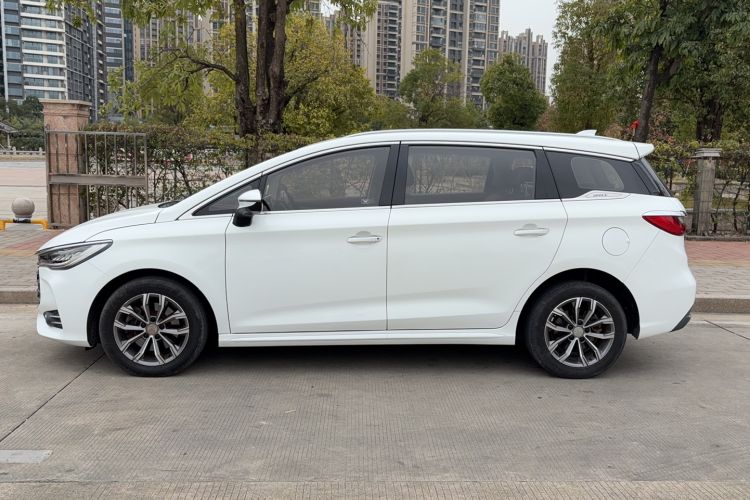 Used BYD Song MAX 2019 1.5T Automatic Smart Connect Ruiyi Sunroof Model 7 Seats China VI Standard