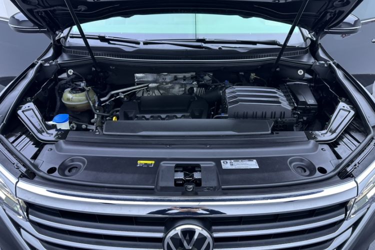 Used Volkswagen Viloran 2022 330TSI Luxury Edition
