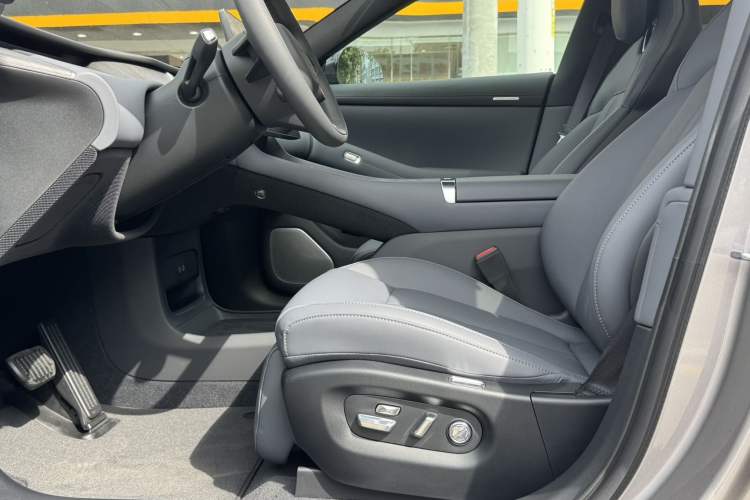 Used  YU7 2025 Ultra-Long Range Rear-Wheel Drive Version
