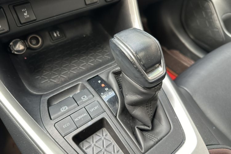 Used Toyota RAV4 2020 2.0L CVT Two-Wheel Drive Fashion PLUS Edition
