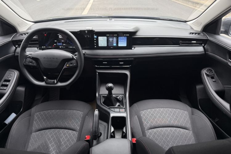 Used Roewe i5 2023 1.5L Manual Comfort Edition
