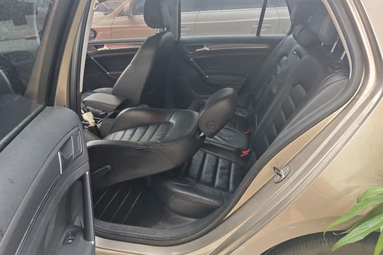 Used Volkswagen Golf 2014 1.4TSI Automatic Luxury Model
