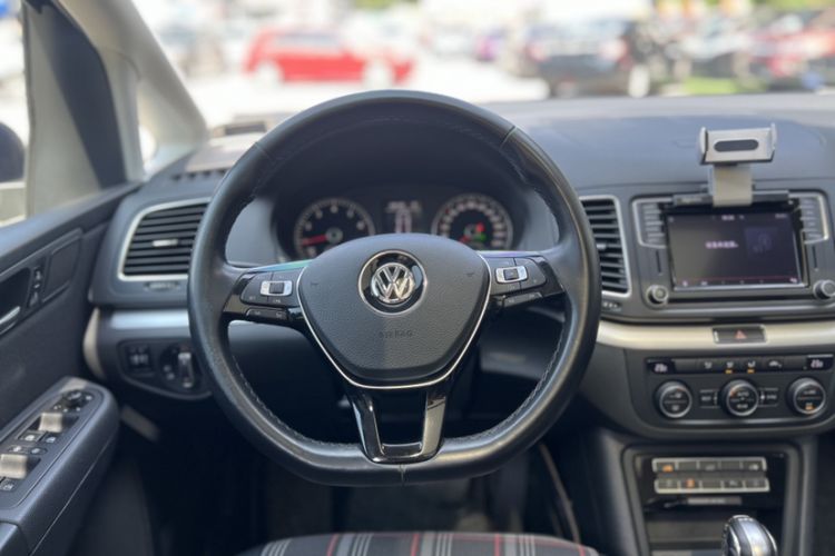 Used Volkswagen Sharan 2018 Revised Version 380TSI Comfort Edition 7-Seater
