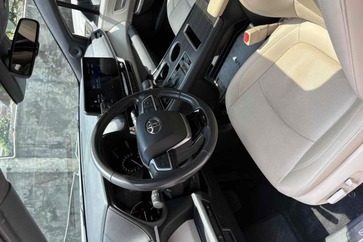 Used Toyota Sienna 2021 2.5L Hybrid Premium Edition
