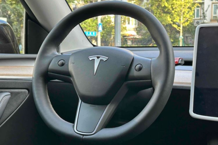 Used Tesla Model Y 2022 Rear-Wheel-Drive Version

