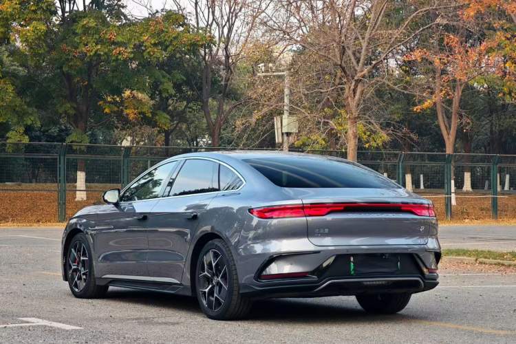 Used BYD Han 2022 EV Genesis Edition 715KM Front-Wheel-Drive Prestige Model