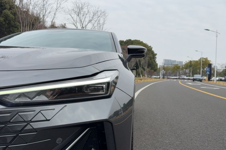 Used Changan UNI-V 2022 1.5T Prestige Version
