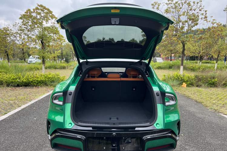 Used  YU7 2025 Ultra-Long Range High-Performance All-Wheel-Drive Max Edition
