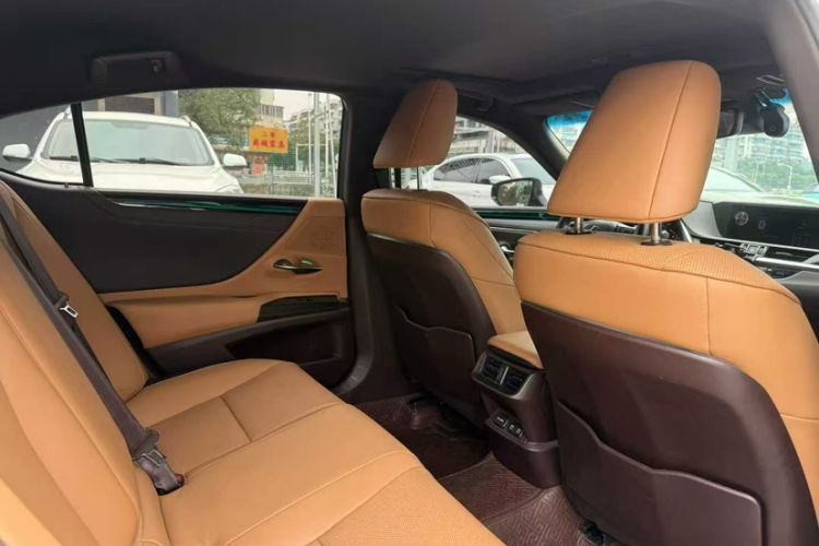 Used Lexus ES 2018 200 Excellence Edition China V Standard
