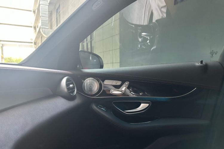 Used Mercedes-Benz GLC 2017 GLC 260 4MATIC Luxury Model
