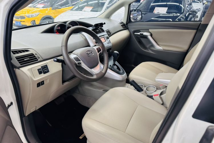 Used Toyota Verso 2014 Starlight 180E CVT Elite Edition