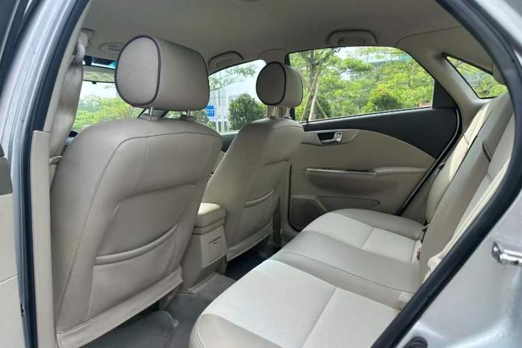 Used Buick Excelle 2015 1.5L Automatic Classic Model
