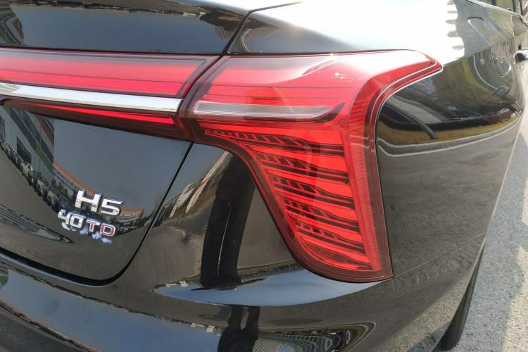 Used Hongqi H5 2023 2.0T Automatic Smart Connect Flagship Edition
