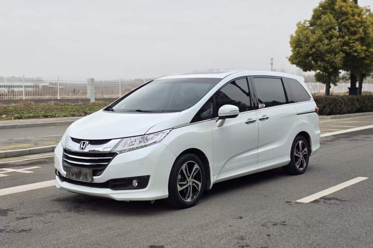 Used Honda Odyssey 2015 Revised 2.4L Luxury Edition