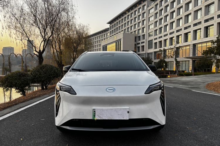 Used AION Y 2024 Younger
