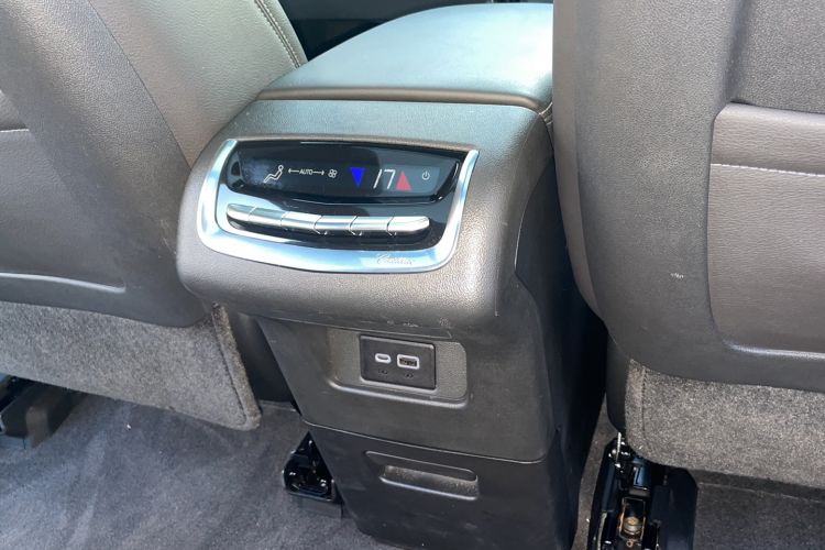 Used Cadillac XT6 2022 2.0T Six-Seater Four-Wheel-Drive Luxury Version